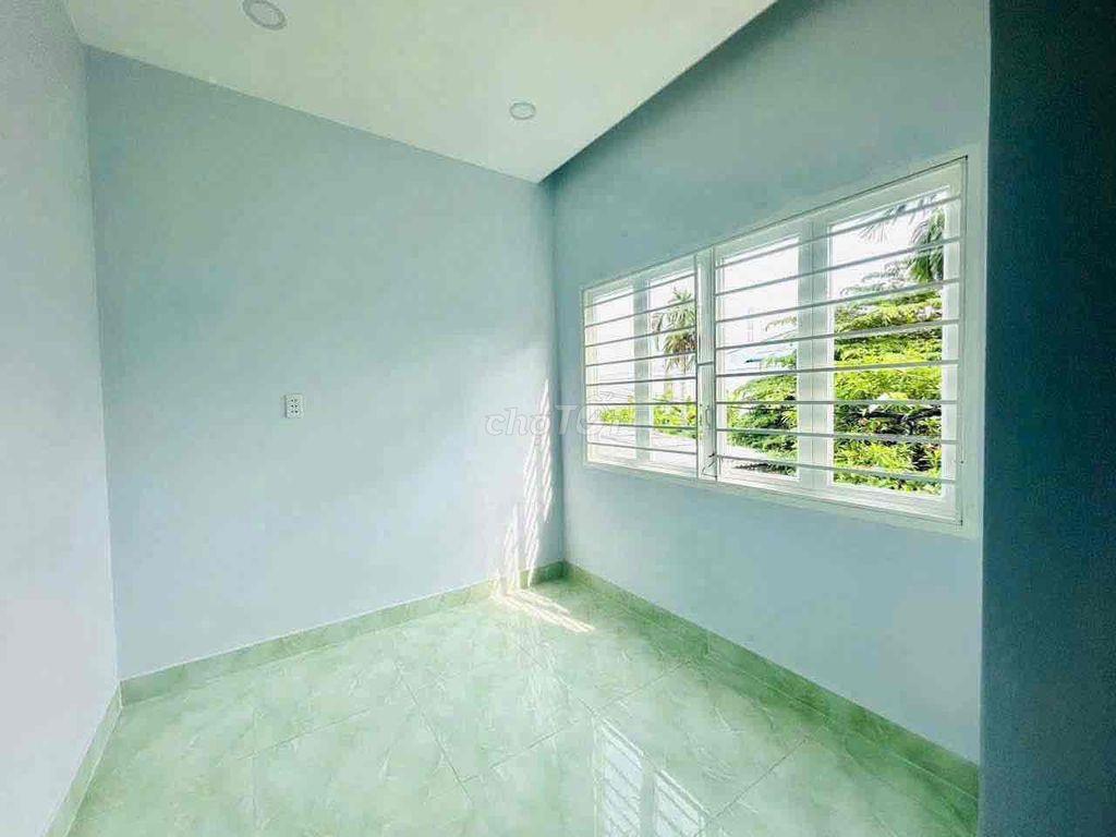 nhà xây mới có hoàn công gần ngã tư chợ vườn lài apđ Q.12