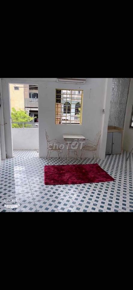 cho thuê nguyên lầu 1 có ban công