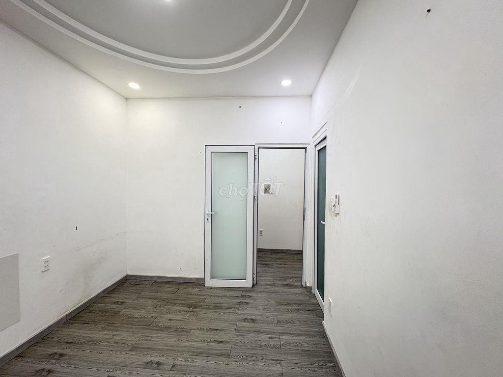 Cho thuê nhà nguyên căn hẻm oto cách mặt tiền 1 căn