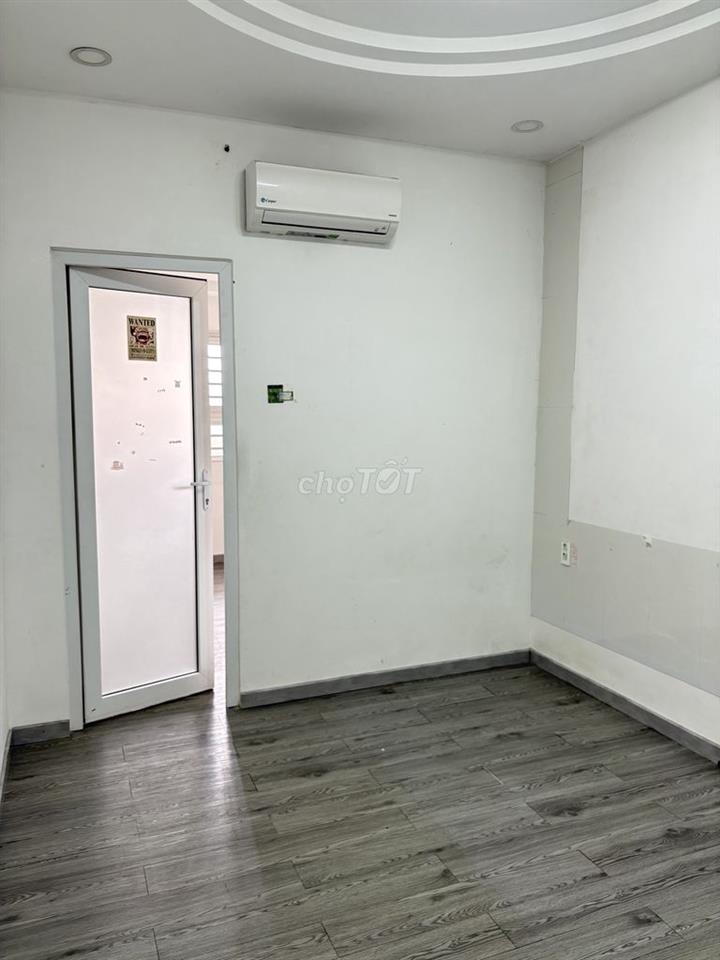 Cho thuê nhà nguyên căn hẻm oto cách mặt tiền 1 căn