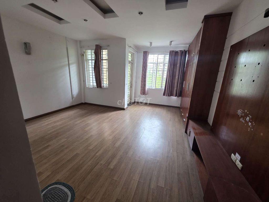Mặt tiền đường C1 kinh doanh sầm uất, khu C200, sát bên sân bay