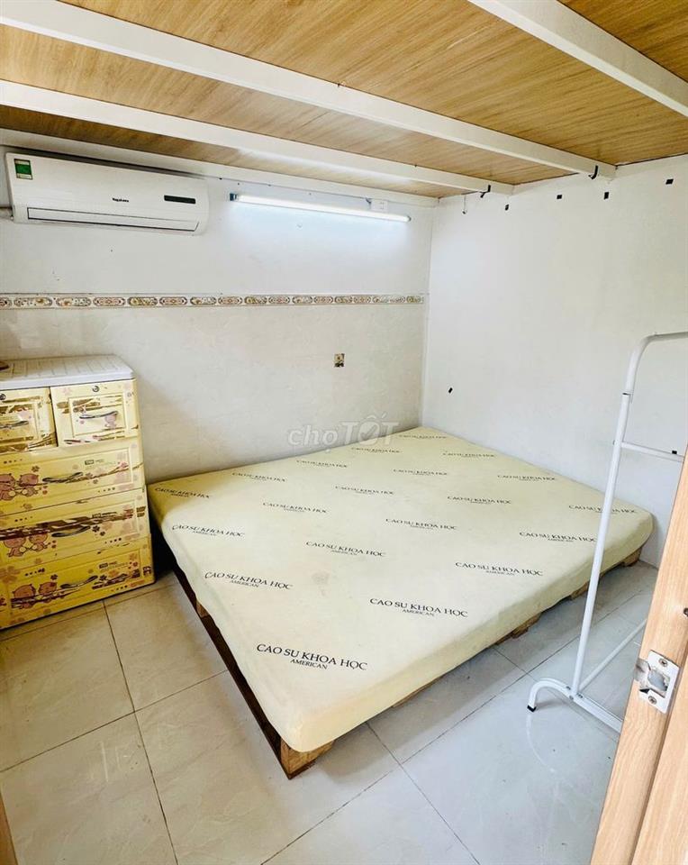 Phòng 45m2 bancon, có 1PN riêng, + gác lửng. 