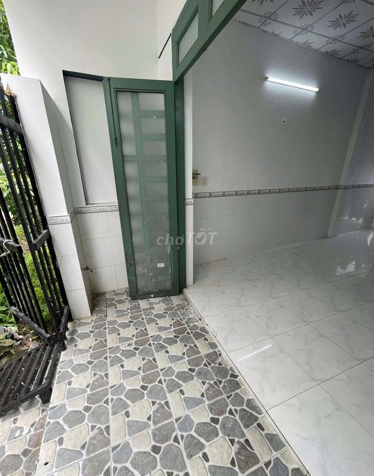 Tôi cần bán nhà gần chợ Bà Điểm Hóc Môn 400tr