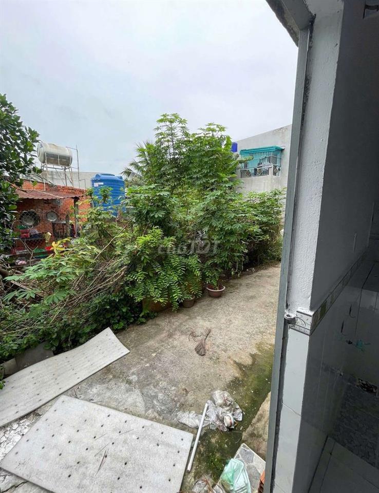Tôi cần bán nhà gần chợ Bà Điểm Hóc Môn 400tr