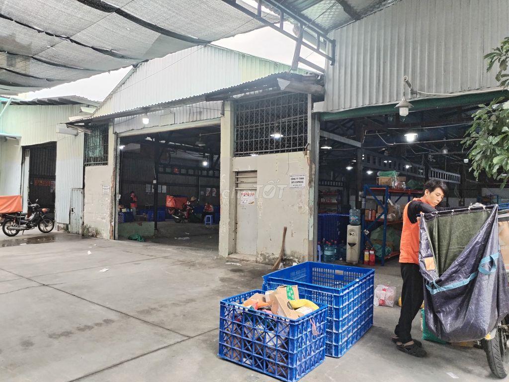 Cần cho thuê kho 1000 m2 trong khuôn viên 1200 m2
