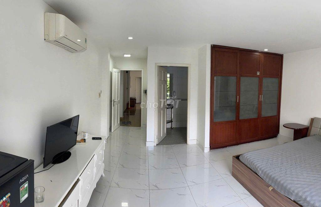 ✈️ PHÒNG BAN CÔNG 40M² – CÁCH SÂN BAY TÂN SƠN NHẤT 200M ✈️