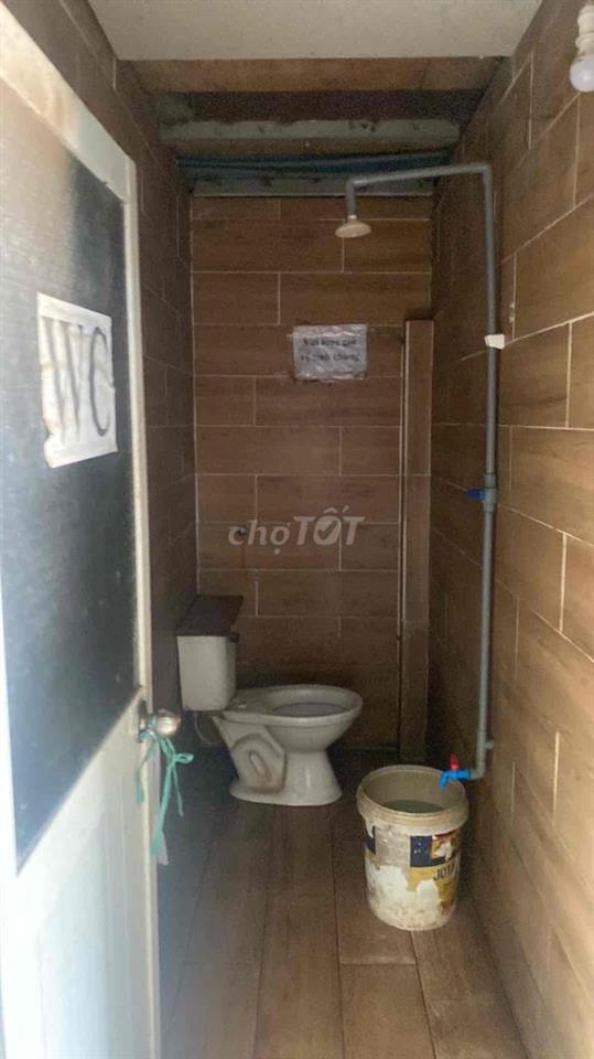 Phòng trọ có máy lạnh vệ sinh chung