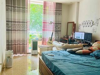 Đi công tác nên nhượng lại căn hộ dịch vụ