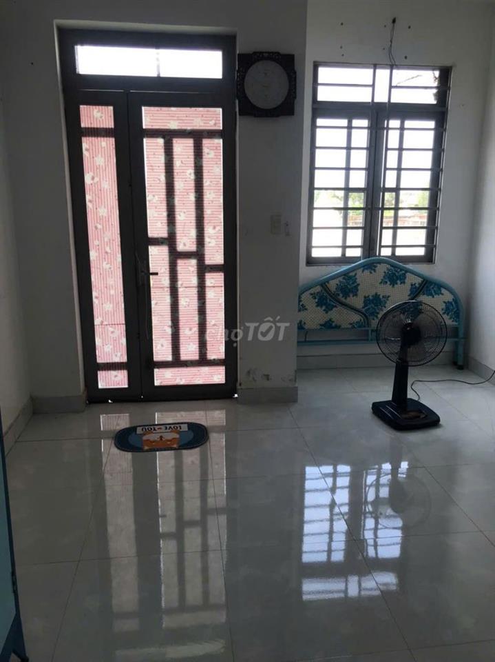 Bán Gấp Nhà có Điện Mặt Trời