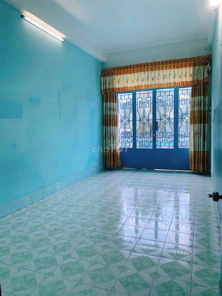 Cho thuê nguyên căn nhà ngay khu chợ đêm Bến Ninh Kiều