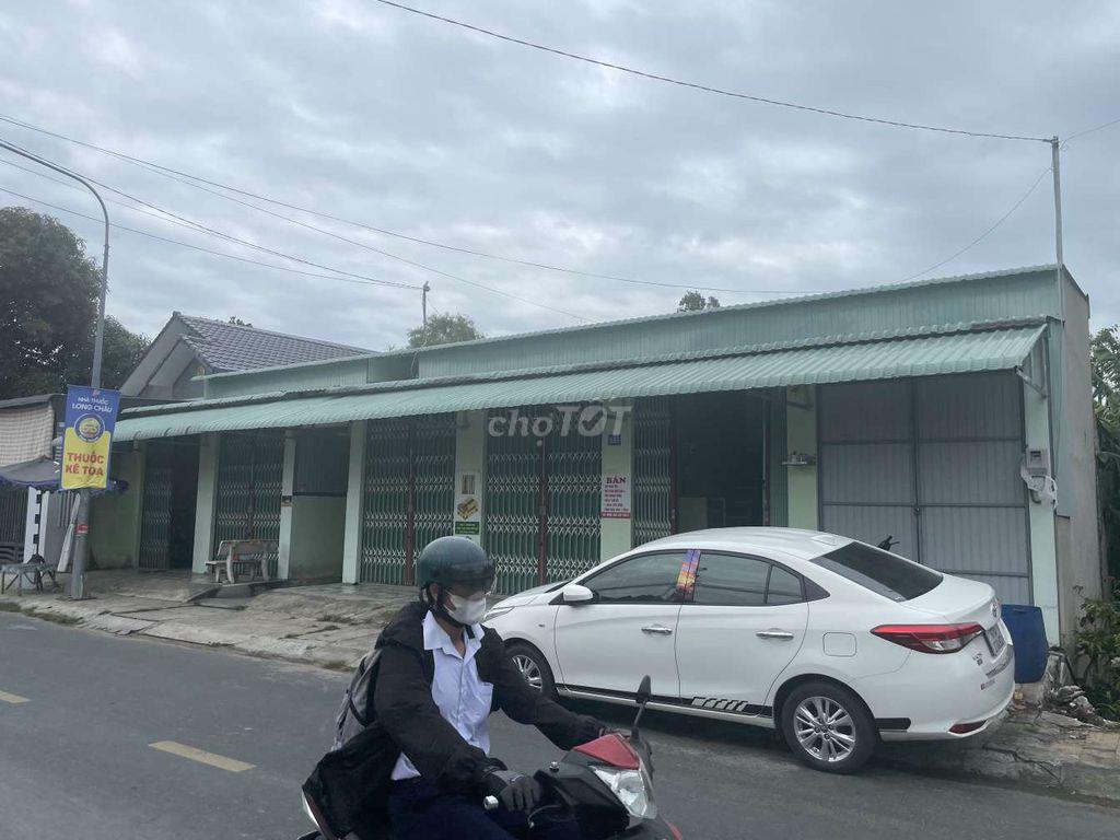 Bán đất nền tặng nhà cấp 4