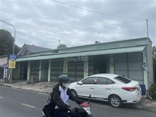 Bán đất nền tặng nhà cấp 4