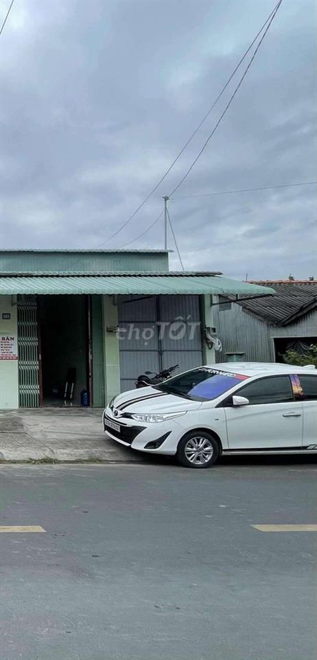 Bán đất nền tặng nhà cấp 4