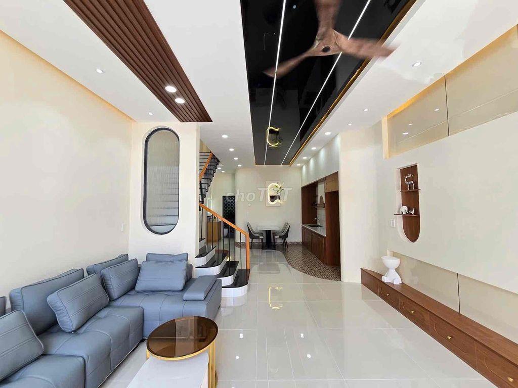 Chính chủ - bán nhà phố siêu phẩm