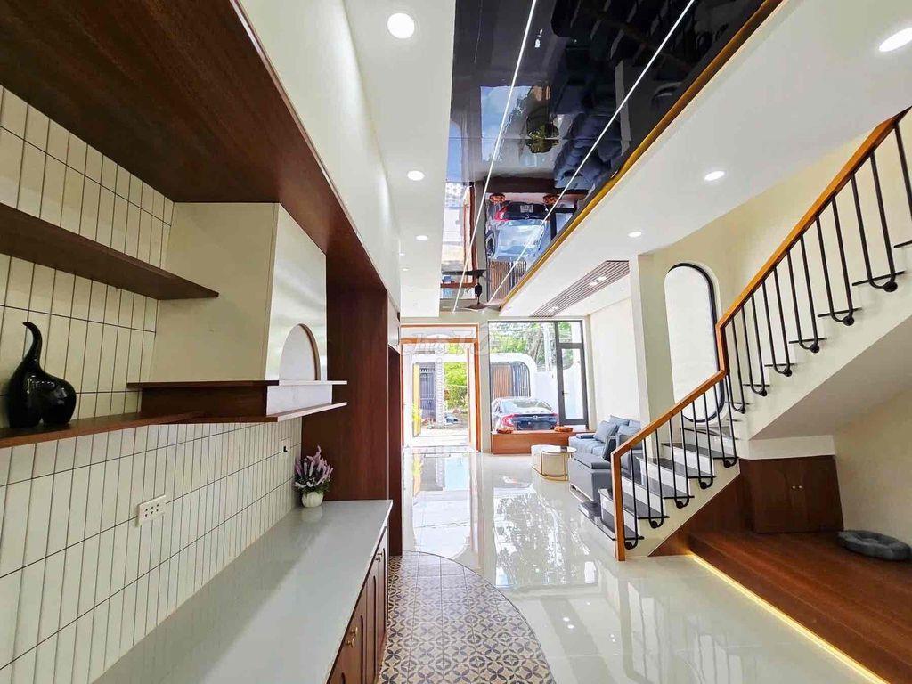 Chính chủ - bán nhà phố siêu phẩm
