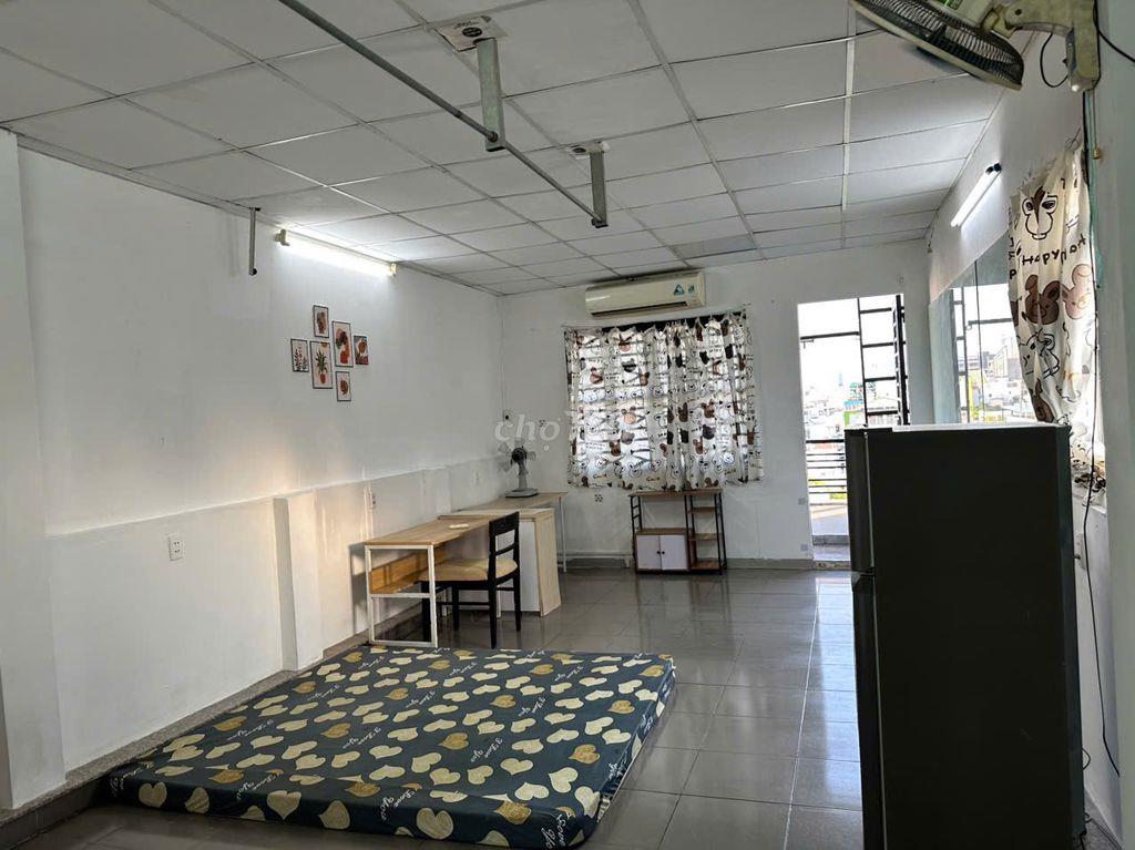 CHO THUÊ 2 PHÒNG NGỦ, 3-4 NGƯỜI Ở, SÁT CÔNG VIÊN GẦN ĐH IUH và VLU