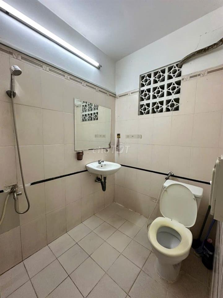 CHO THUÊ 2 PHÒNG NGỦ, 3-4 NGƯỜI Ở, SÁT CÔNG VIÊN GẦN ĐH IUH và VLU