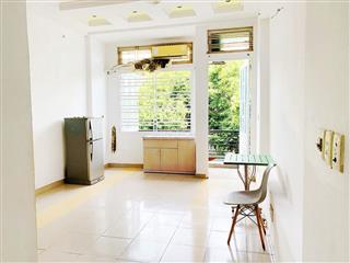 CHO THUÊ PHÒNG TRỌ BÌNH THẠNH, TRƯỚC NHÀ LÀ CÔNG VIÊN Ở 3-4 THOẢI MÁI