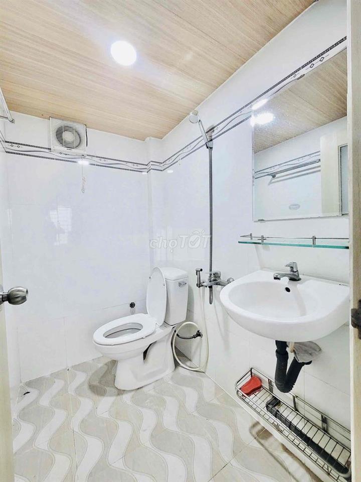 CHDV giá bình dân. Đầy đủ nội thất.