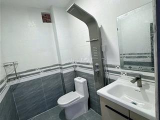 Nhà sát trường cấp 1/2 Đông Hòa