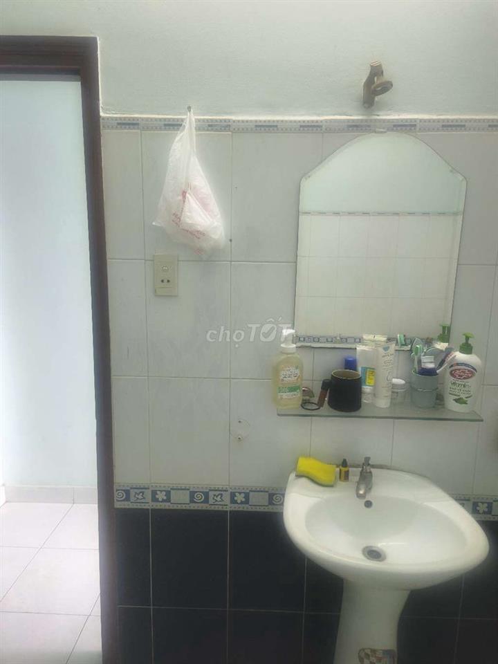 còn 1 phòng *** cần cho thuê