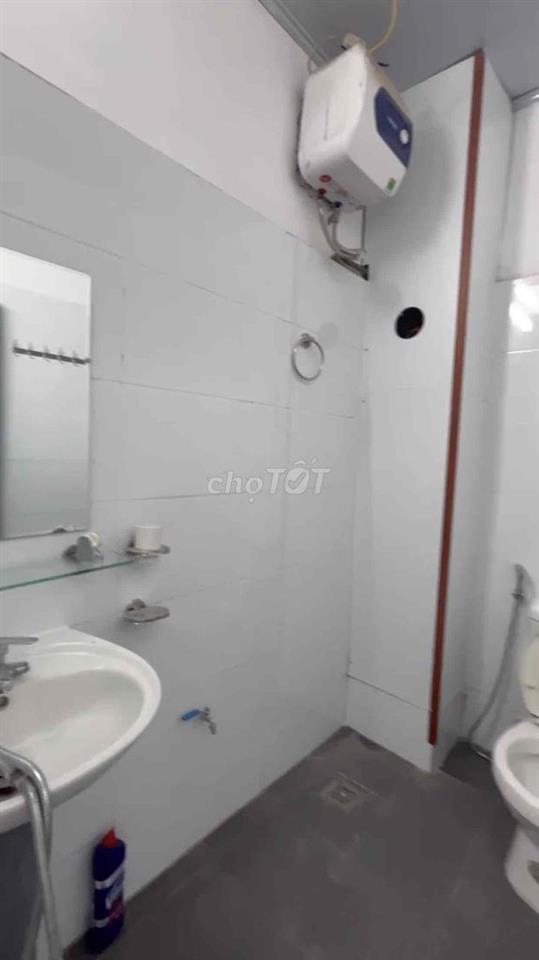Nhà mới cứng gần dhcn , dhda , fpt, hic