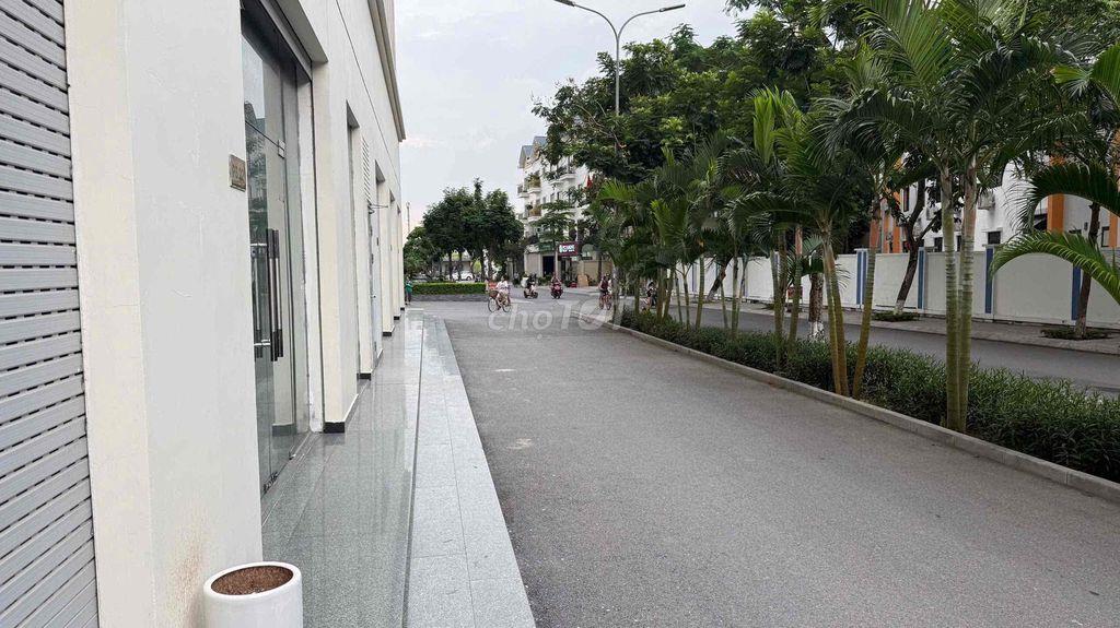 Cần bán shophouse 4 tầng đã hoàn thiện