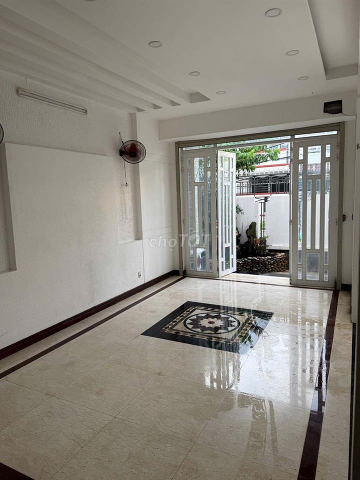 Biệt thự  giá rẻ khu dân cư yên tĩnh ở Bình Chánh