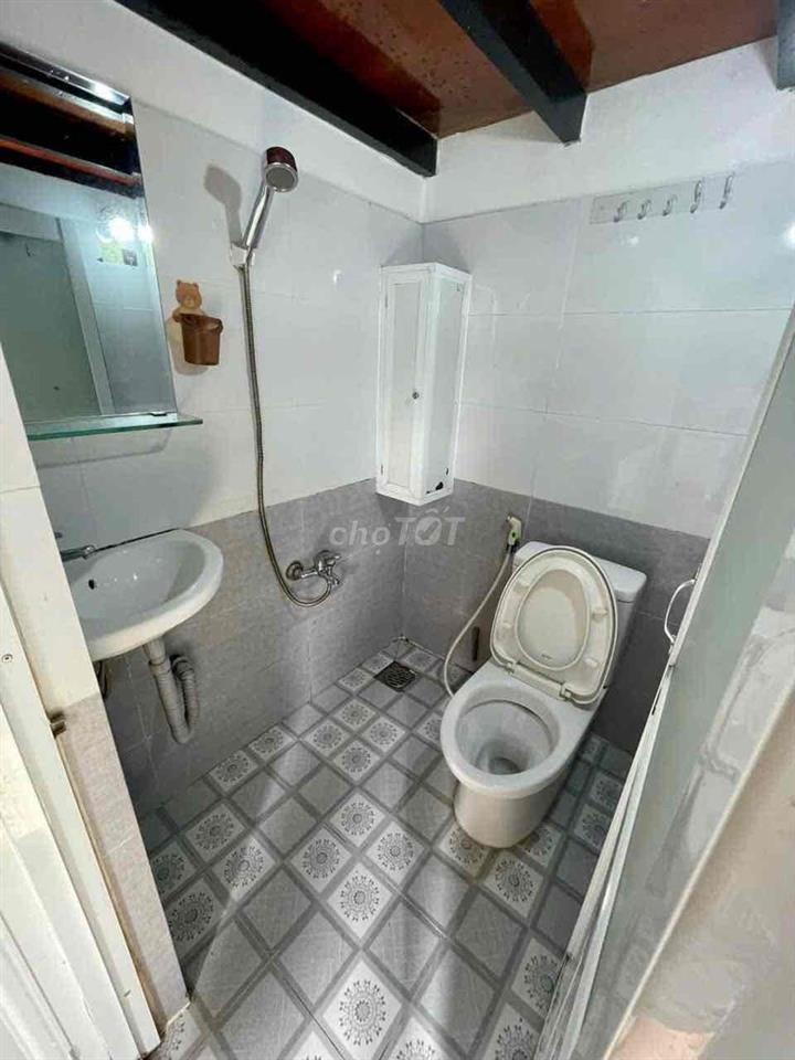 CĂN DUPLEX- CỬA SỔ TRỜI- GIÁ HẠT DẺ