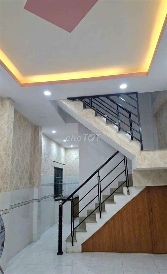 Cần bán căn nhà An Phú Đông chưa qua Quốc lộ