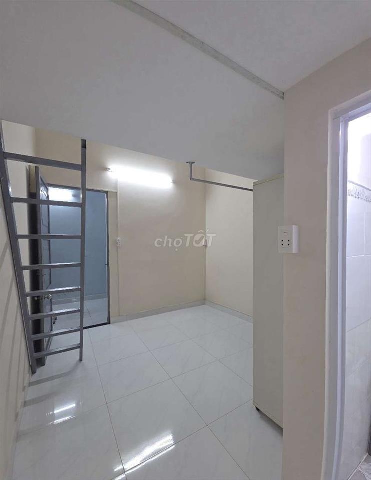 Phòng Duplex Free xe, Free máy giặt, máy lạnh
