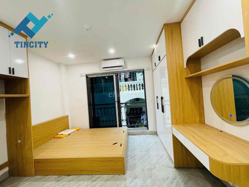 Đầy đủ nội thất có tủ lạnh , máy giặt riêng ,…