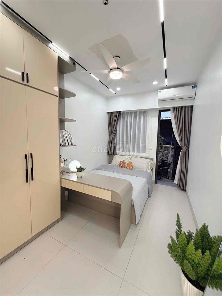 Nhà mặt phố , oto đỗ ngay cửa