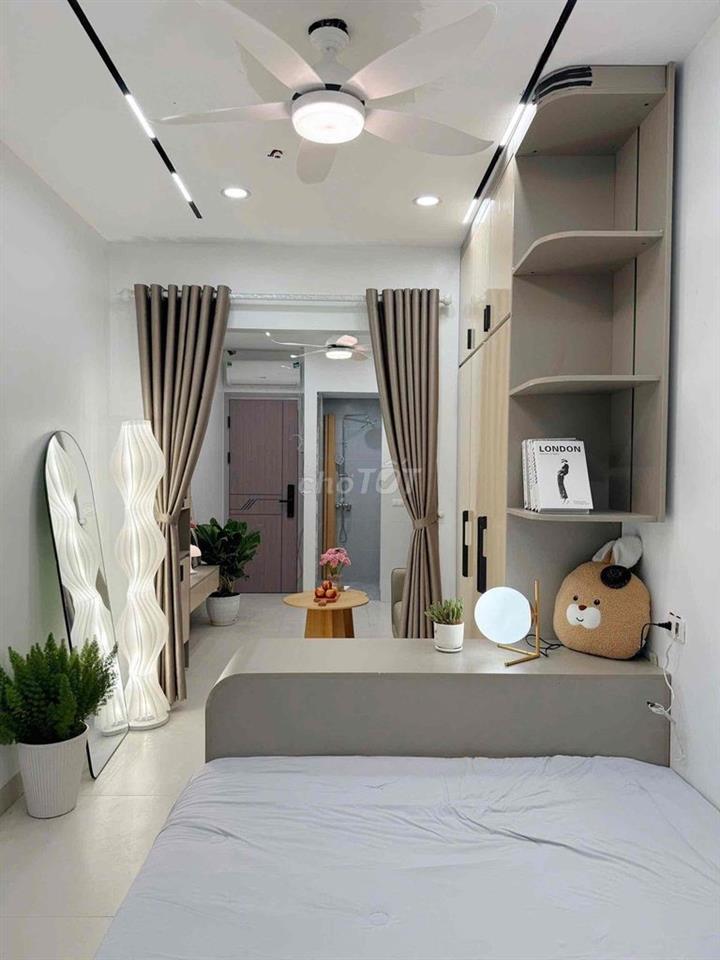 Nhà mặt phố , oto đỗ ngay cửa