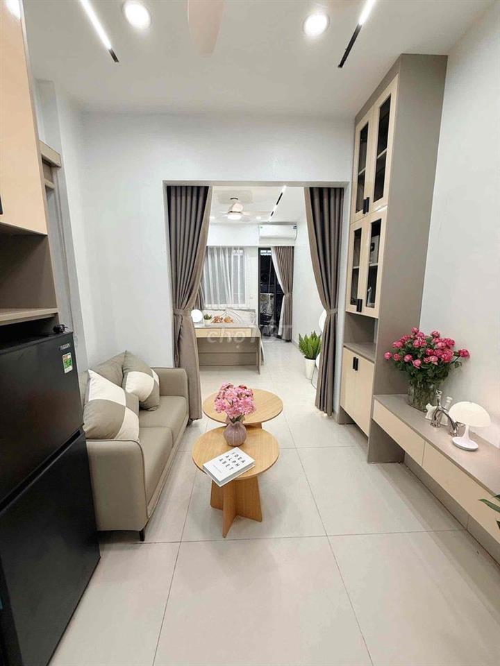 Nhà mặt phố , oto đỗ ngay cửa
