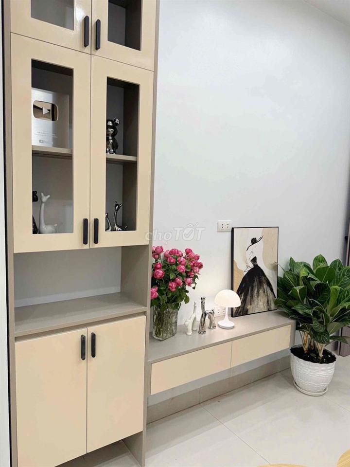 Nhà mặt phố , oto đỗ ngay cửa