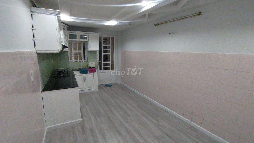 Phòng sát IUH, VLU phù hợp cho người đi làm và sinh viên
