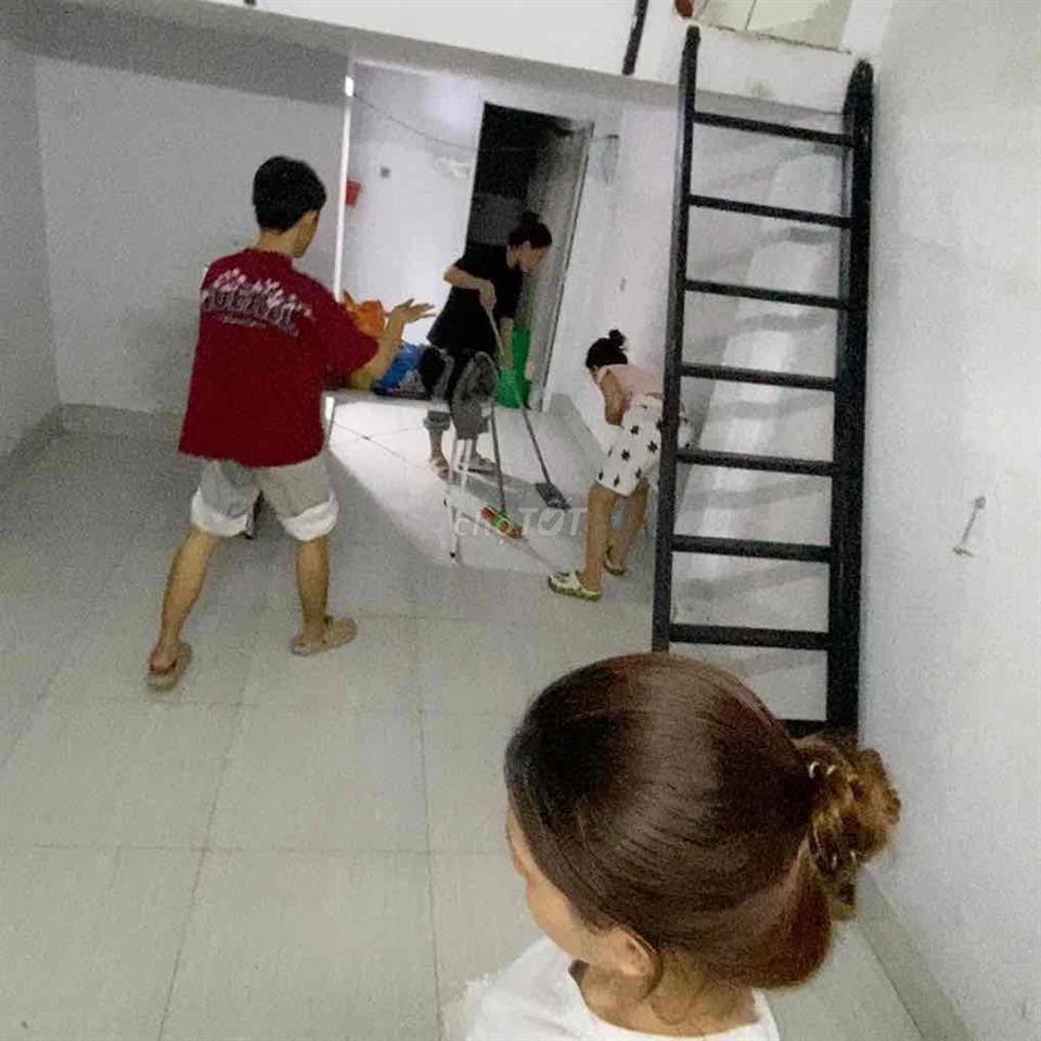 Phòng chà bá sát rạt ĐH Văn Lang