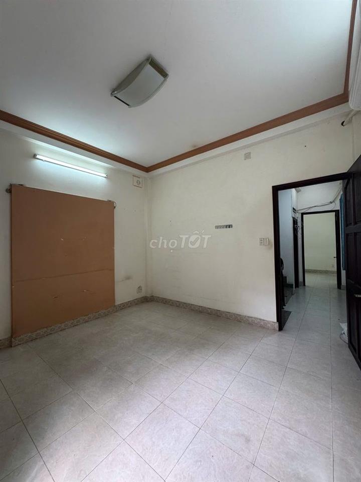 CHO THUÊ NGUYÊN TẦNG 2 PN 1 WC, TRUNG TÂM QUẬN 10, GIÁ THUÊ 9TR/THÁNG