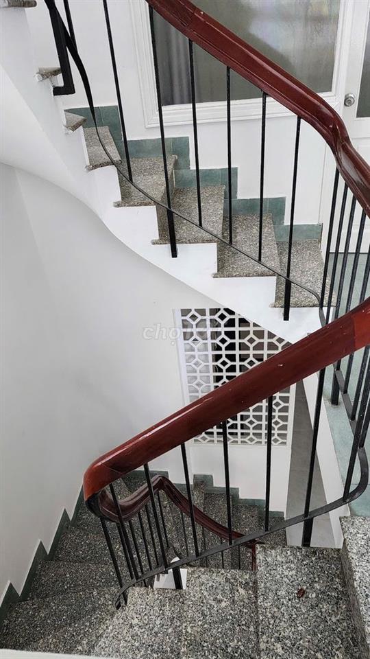 Cho thuê nhà nguyên căn hẻm 80 Trần Quang Diệu