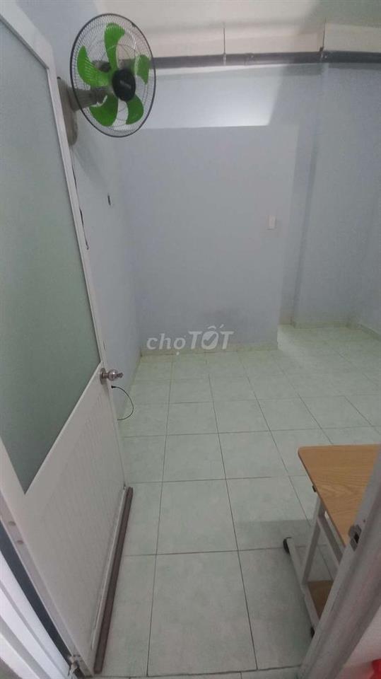 ​Cho thuê phòng trọ Quận 4 an ninh, WC riêng – Gần các trường ĐH, Chợ 