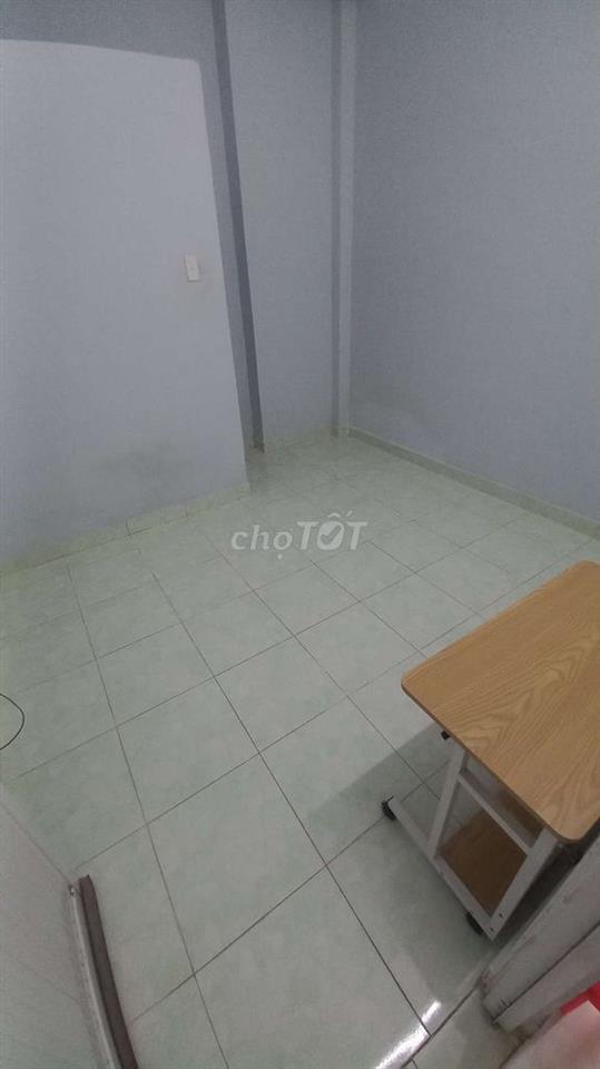 ​Cho thuê phòng trọ Quận 4 an ninh, WC riêng – Gần các trường ĐH, Chợ 