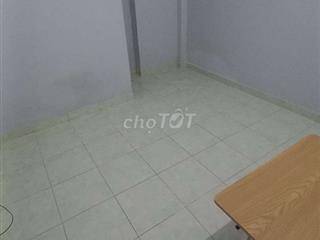 ​Cho thuê phòng trọ Quận 4 an ninh, WC riêng – Gần các trường ĐH, Chợ 