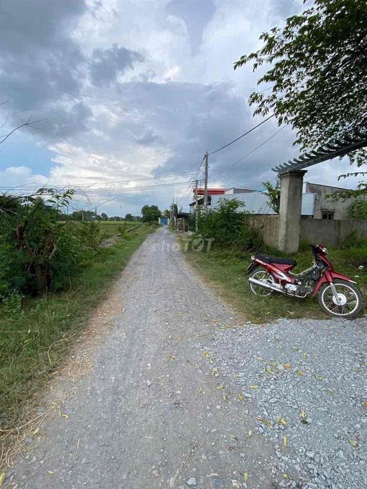 Chính chủ bán gấp nhà sau Cây xăng bà Chính vào 800m