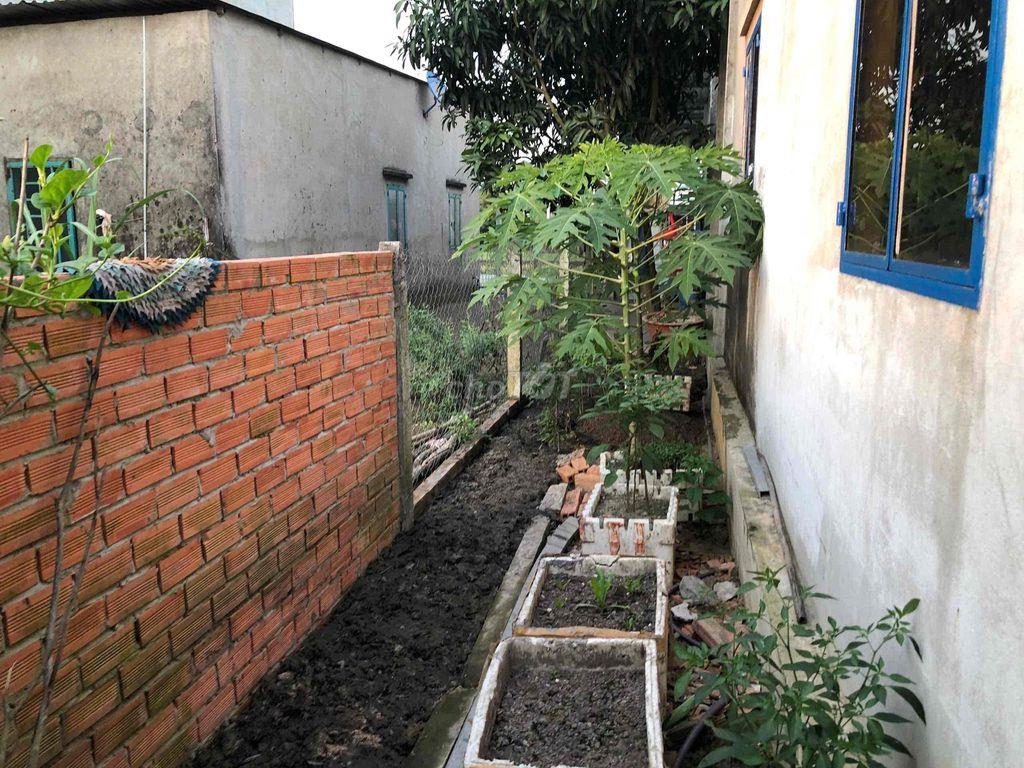 Chính chủ bán gấp nhà sau Cây xăng bà Chính vào 800m
