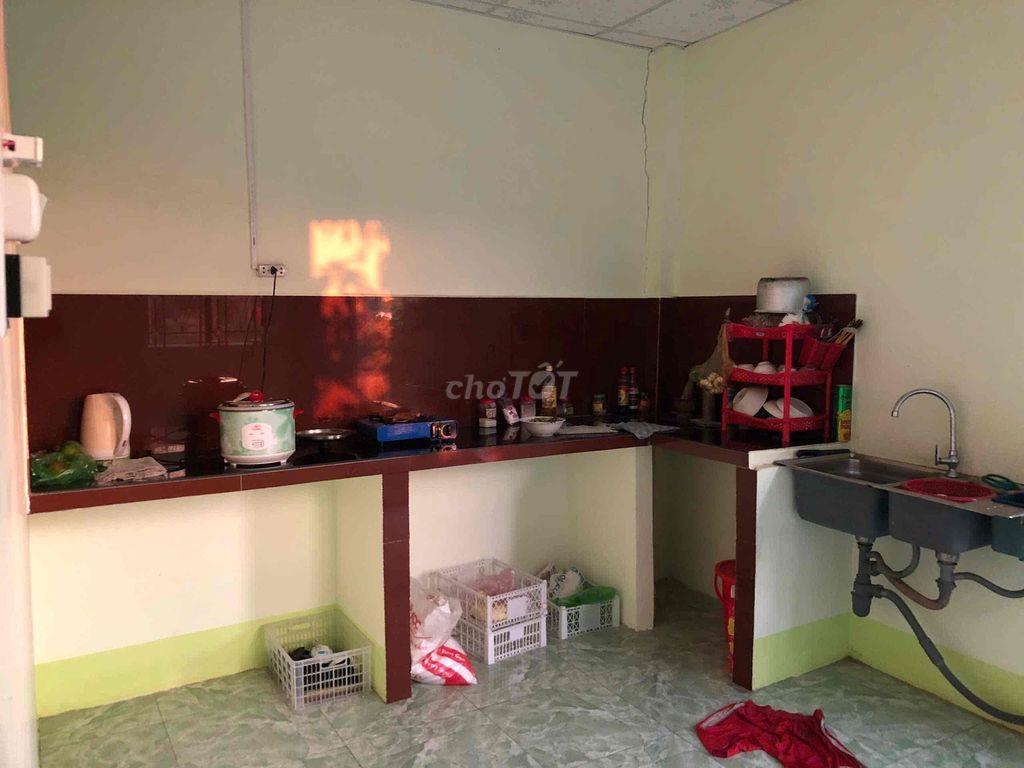 Chính chủ bán gấp nhà sau Cây xăng bà Chính vào 800m