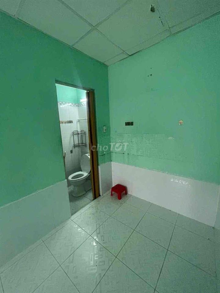 phòng mặt tiền hẻm cụt quận 3