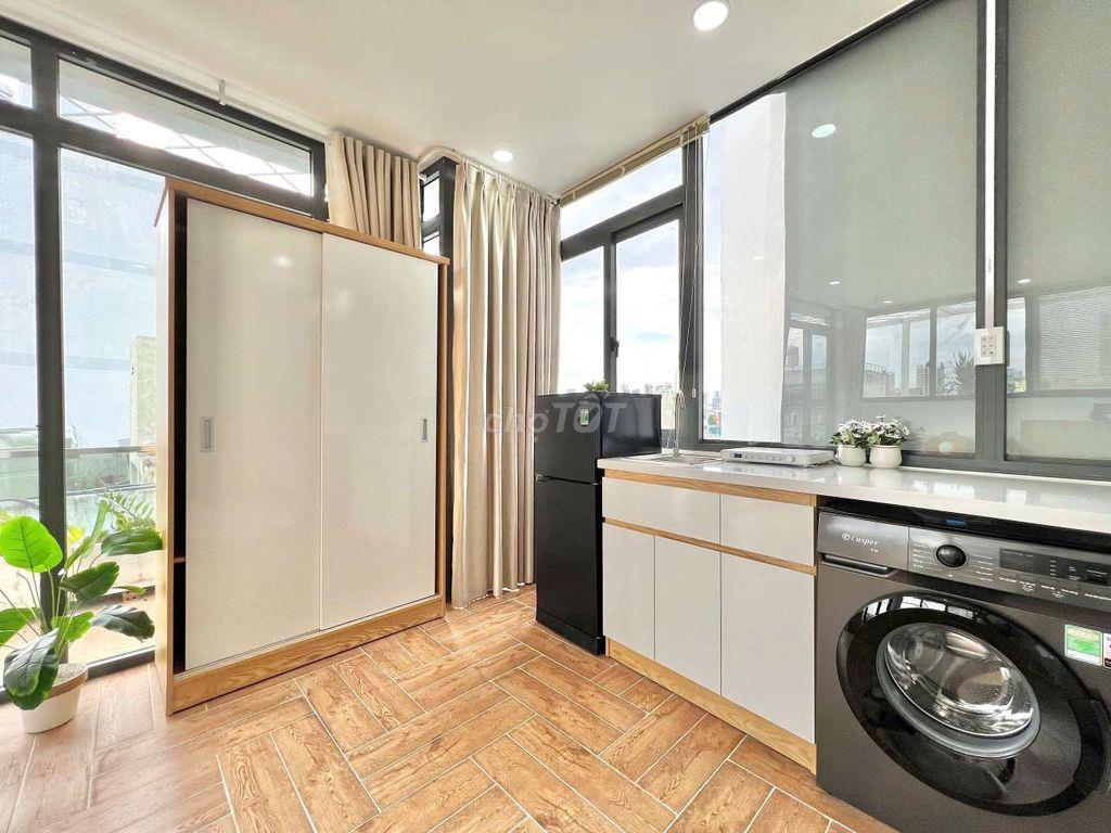 Studio ban công - Gần Lotte, đại học RMIT, Crescent Mall, Trung Sơn..