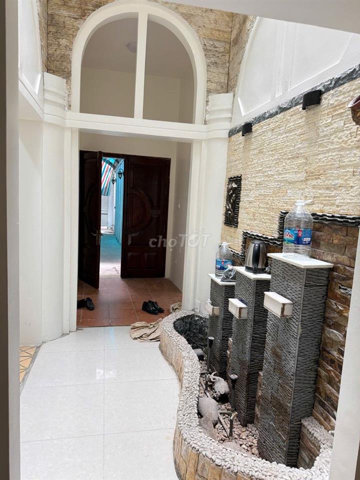 Cho thuê căn Biệt thự siêu hiếm trung tâm quận Ba Đình, phố Văn Cao