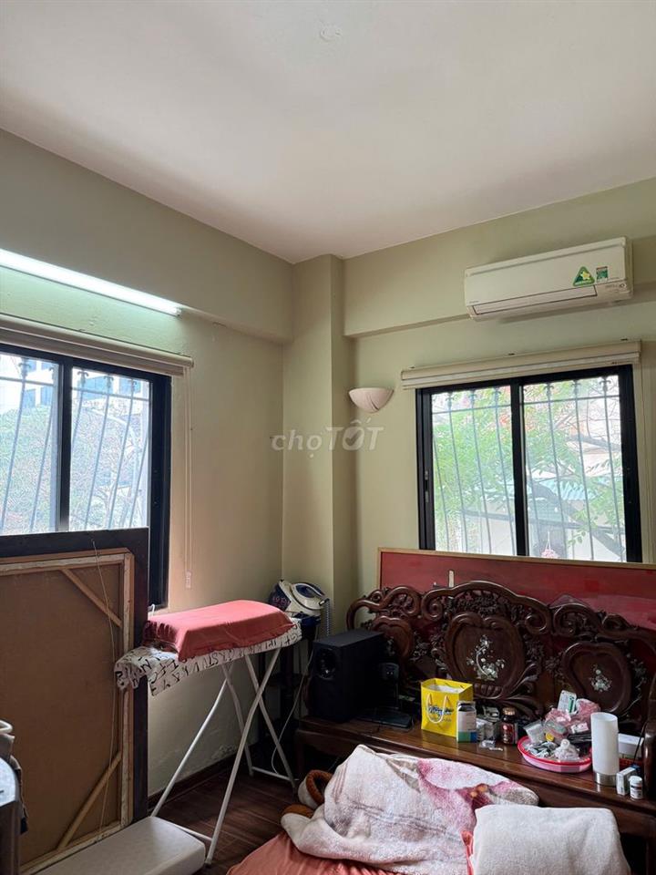 Bán căn hộ CC phố Hoàng Cầu, 9 tỷ, 66.6m2, hàng hiếm TT Đống Đa, HN